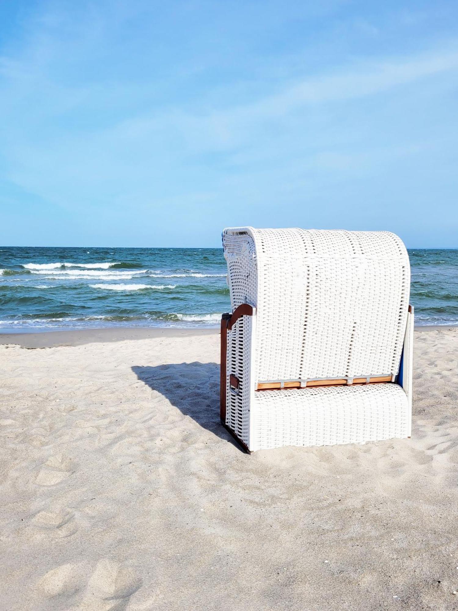 Strandnahe Ferienwohnung - Sehr Modern Und Hochwertig Eingerichtet, Inklusive Parkplatz, Gartenzugang Und Fahrradunterstellmoeglichkeit Scharbeutz Kültér fotó